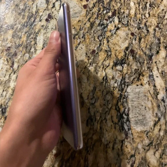 Samsung Galaxy S21 - Picture 3 of 5